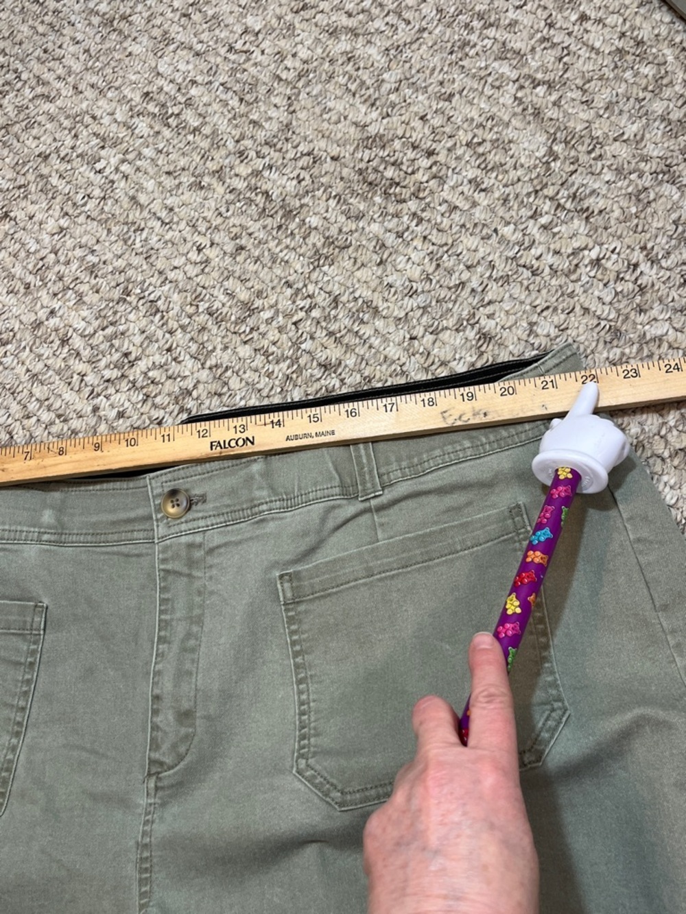 Lane Bryant Olive Green Wide Leg Crop Pants Size 24 High Rise Cargo Utility pant - Picture 5 of 7